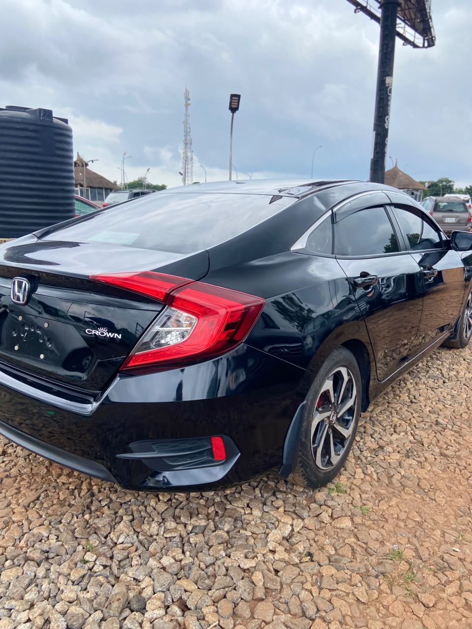 
								Direct Belgium 2015 Honda Civic Full option Excellent condition with recent duty  Going for 15,3m Kubwa Abuja full									