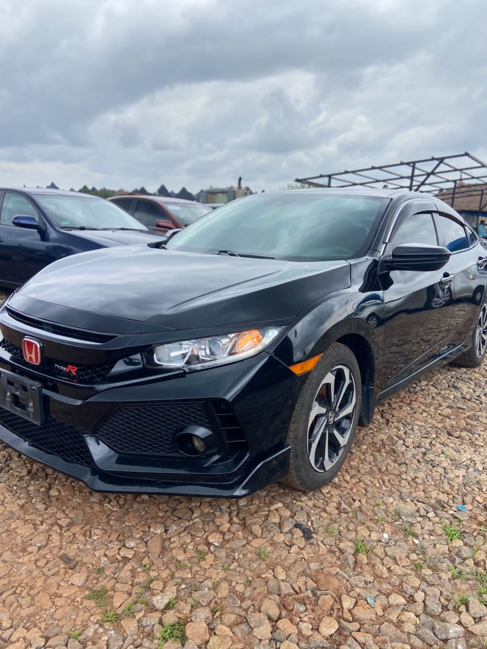 
								Direct Belgium 2015 Honda Civic Full option Excellent condition with recent duty  Going for 15,3m Kubwa Abuja full									