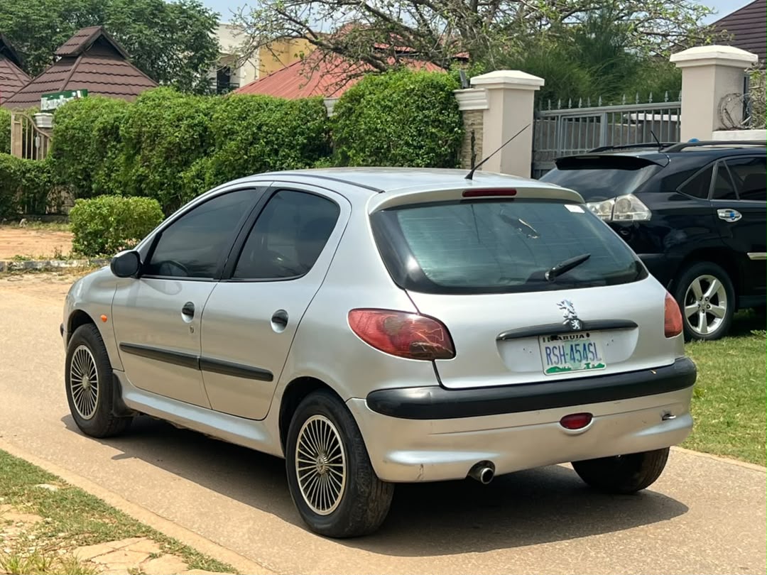 
								Distress sales ‼️🔥Super clean Peugeot 206 manual first body untouched engine going for 2.5 full									