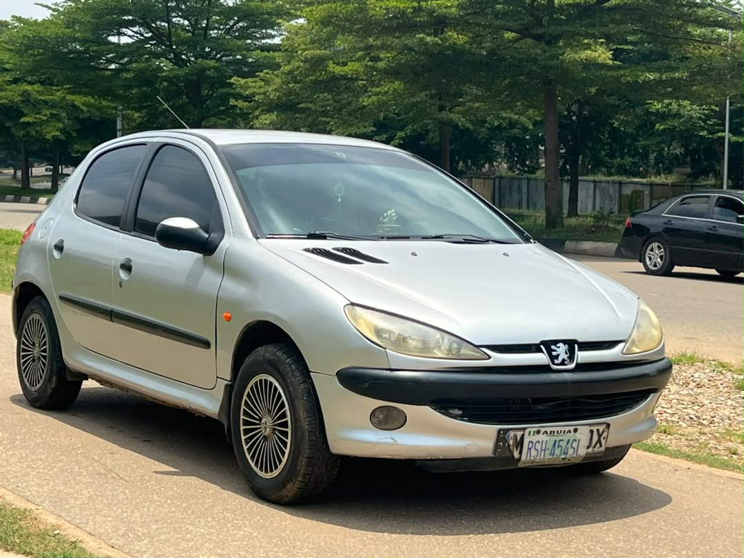 
								Distress sales ‼️🔥Super clean Peugeot 206 manual first body untouched engine going for 2.5 full									
