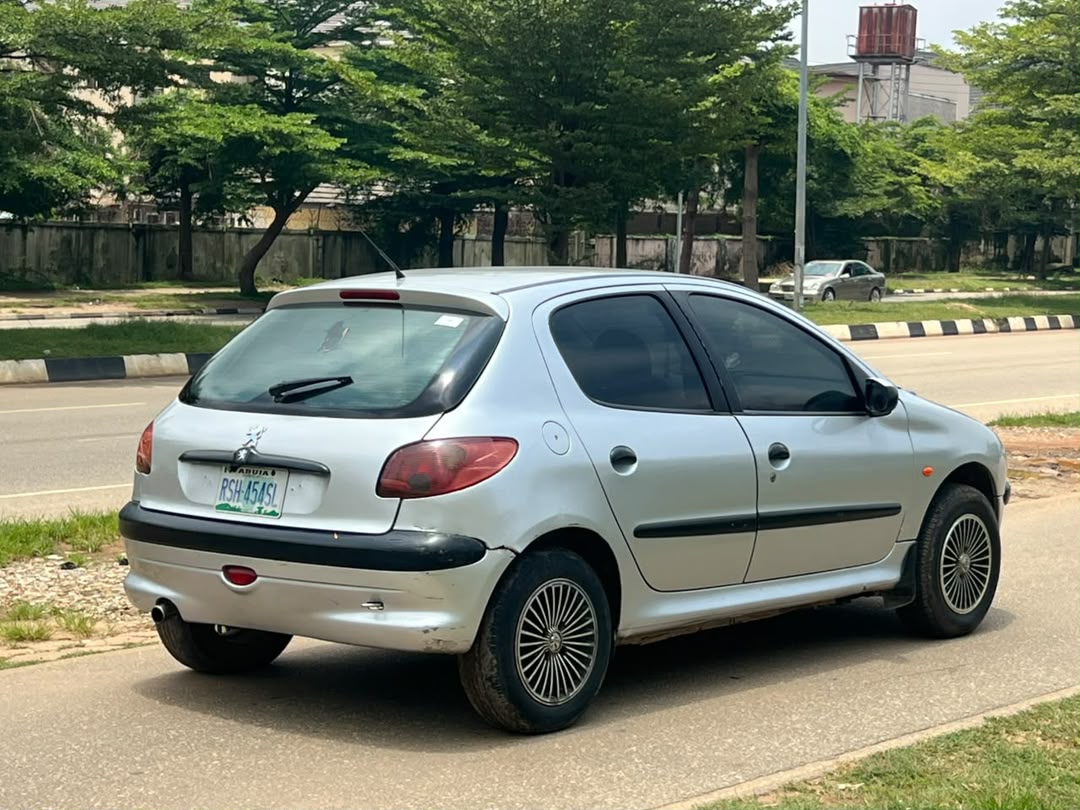 
								Distress sales ‼️🔥Super clean Peugeot 206 manual first body untouched engine going for 2.5 full									