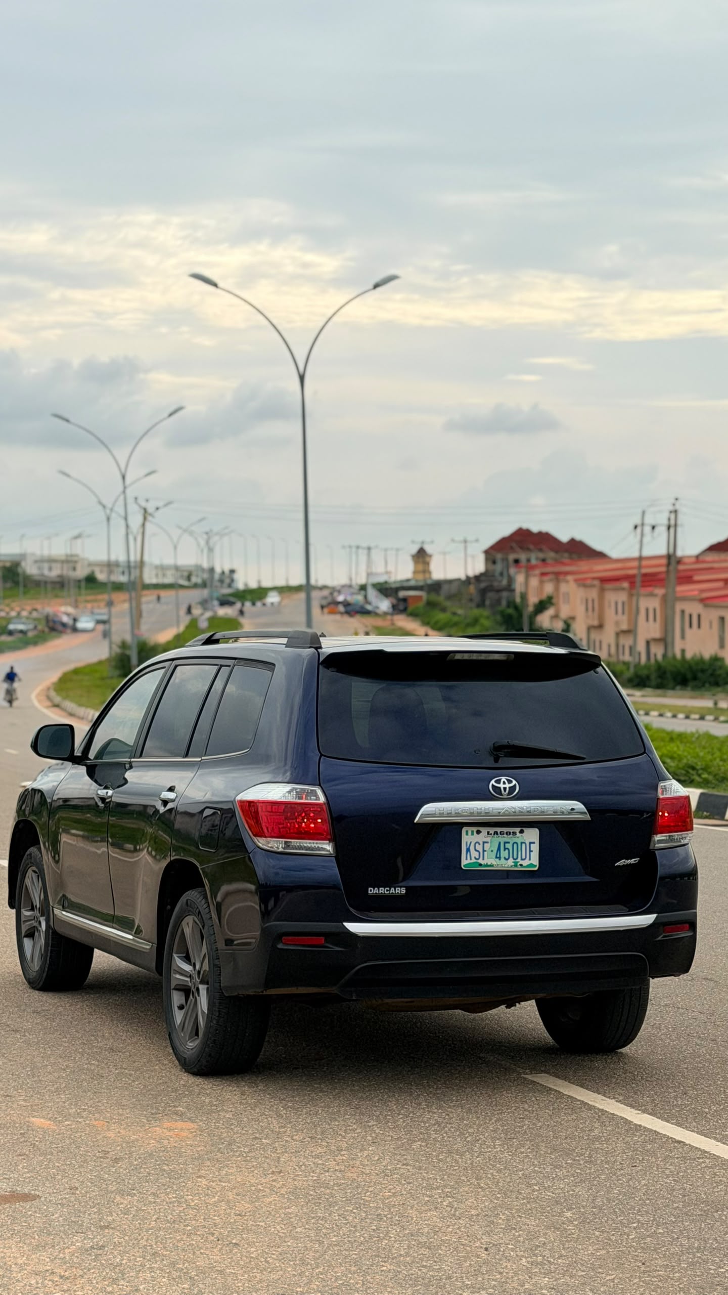 
								REGISTERED 2013 TOYOTA HIGHLANDER 4WD WITH KEY ENTRY UNTEMPERED V4 ENGINE AC CHILLING AND VERIFIED DUTY VALID,  💰 PRICE #12.5 MILLION 📍 LOCATION ABUJA full									