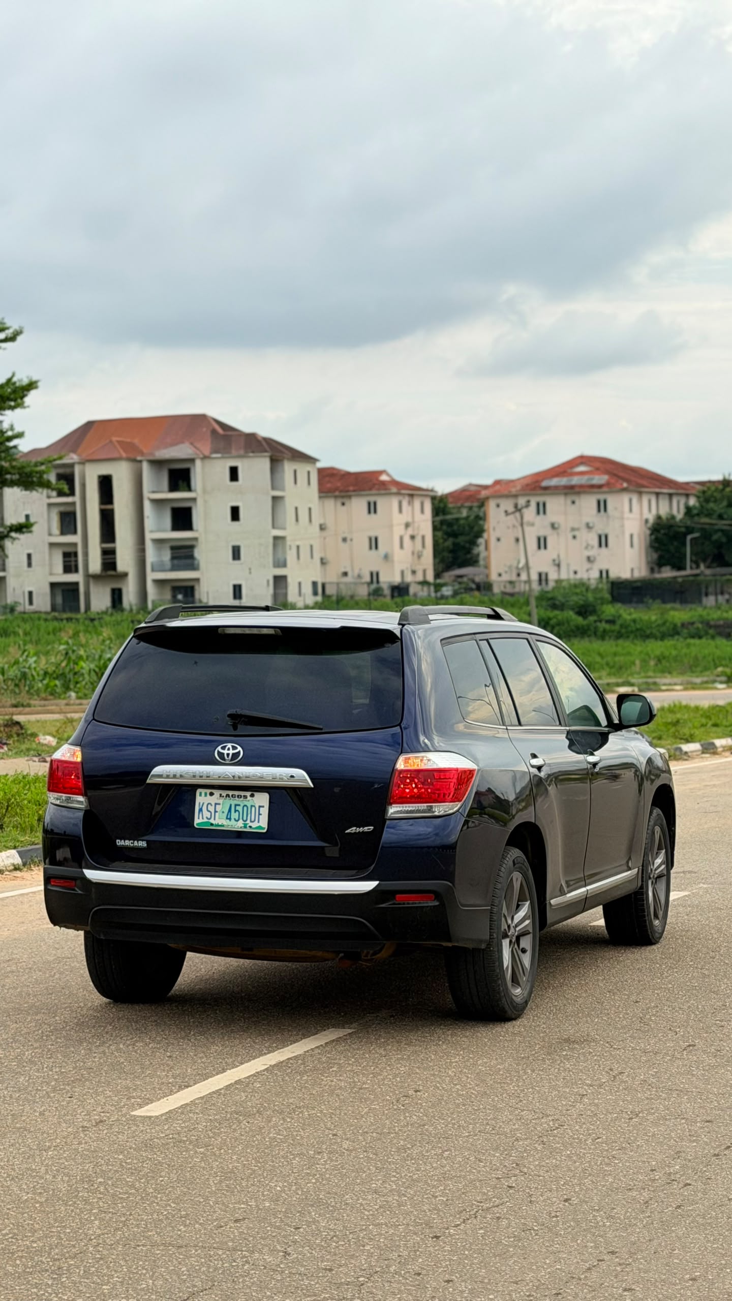 
								REGISTERED 2013 TOYOTA HIGHLANDER 4WD WITH KEY ENTRY UNTEMPERED V4 ENGINE AC CHILLING AND VERIFIED DUTY VALID,  💰 PRICE #12.5 MILLION 📍 LOCATION ABUJA full									