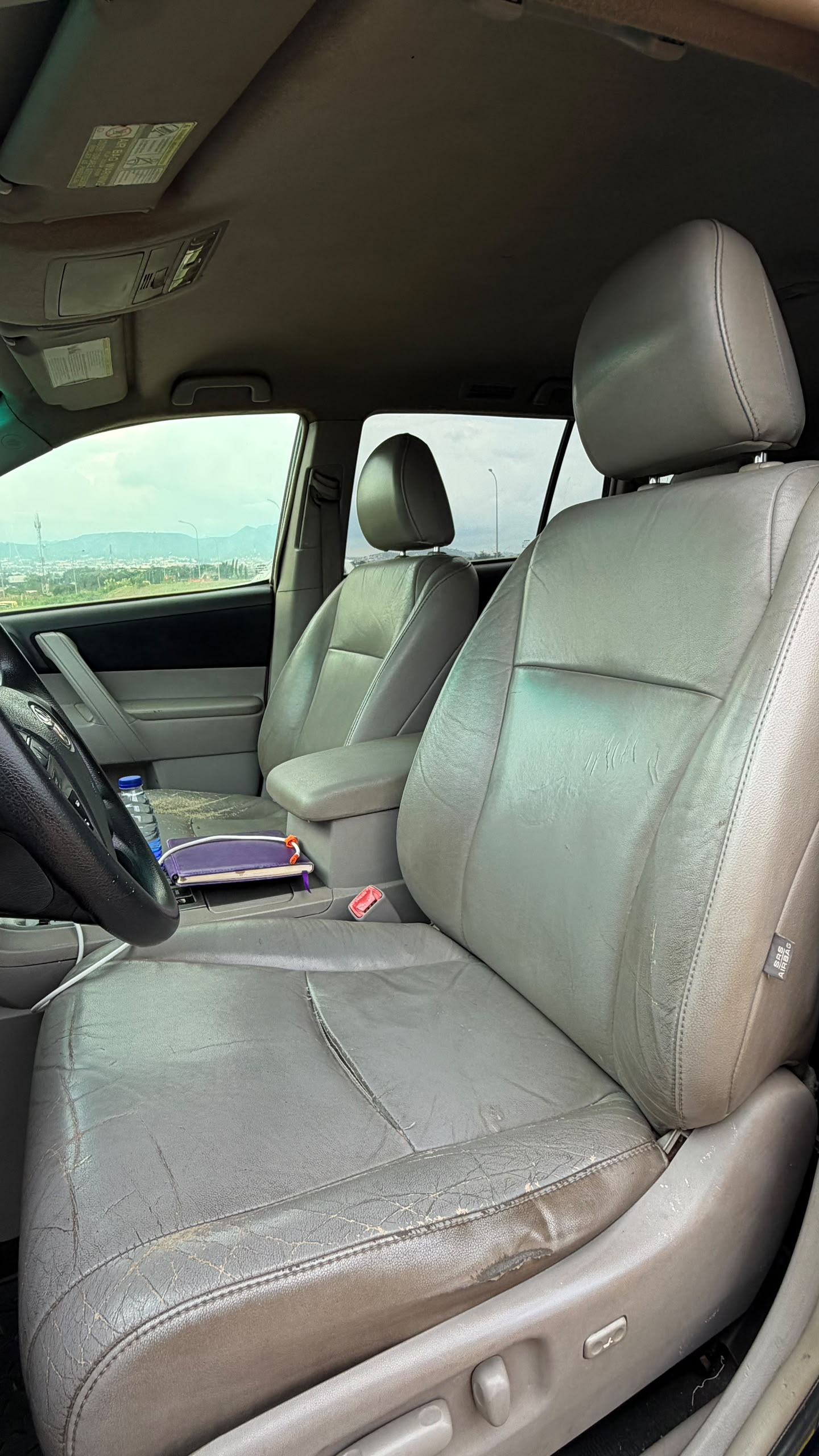 
								REGISTERED 2013 TOYOTA HIGHLANDER 4WD WITH KEY ENTRY UNTEMPERED V4 ENGINE AC CHILLING AND VERIFIED DUTY VALID,  💰 PRICE #12.5 MILLION 📍 LOCATION ABUJA full									