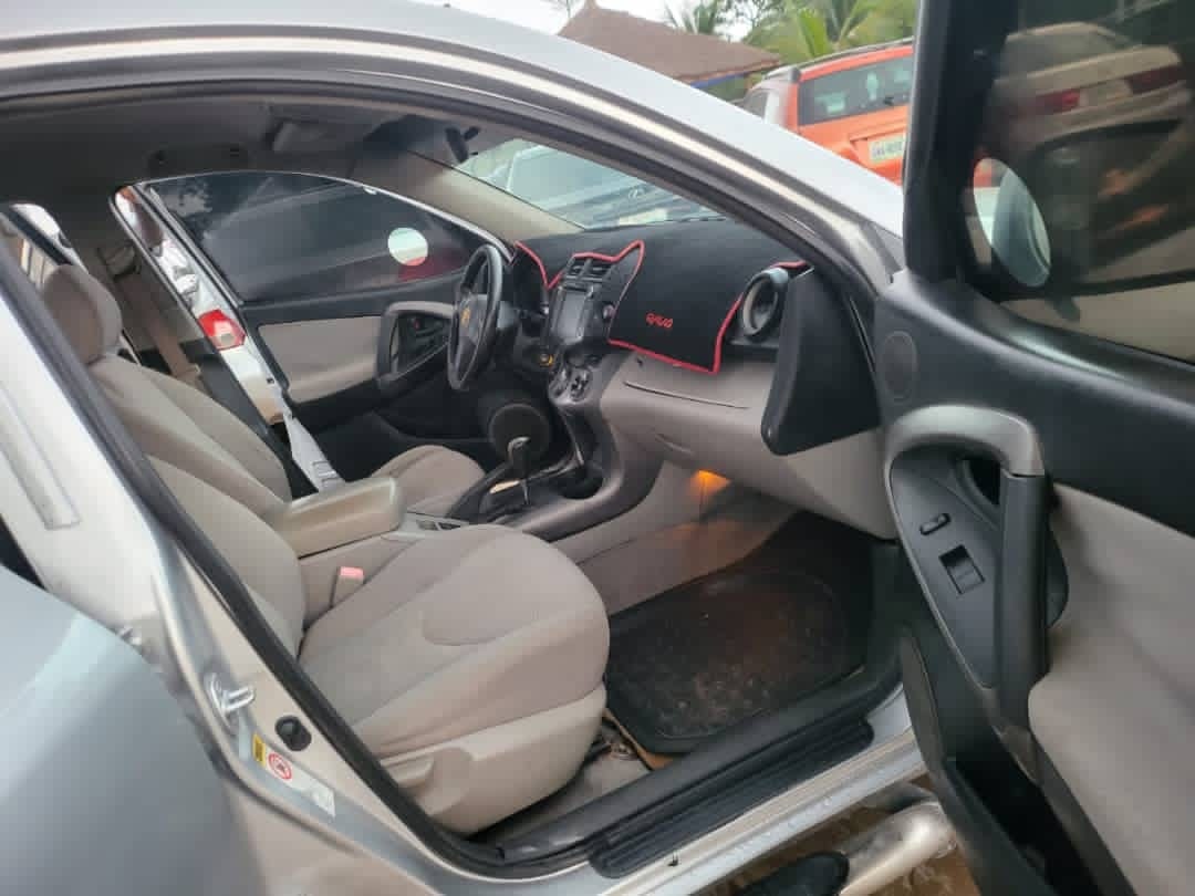 
								NEATLY USED 2008 TOYOTA RAV-4 IN EXCELLENT CONDITION,  💰 PRICE #5.8 MILLION 💯📍 LOCATION ABUJA. full									