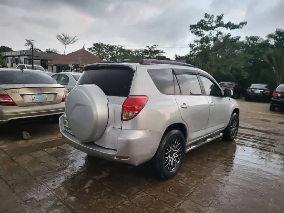 
								NEATLY USED 2008 TOYOTA RAV-4 IN EXCELLENT CONDITION,  💰 PRICE #5.8 MILLION 💯📍 LOCATION ABUJA. full									