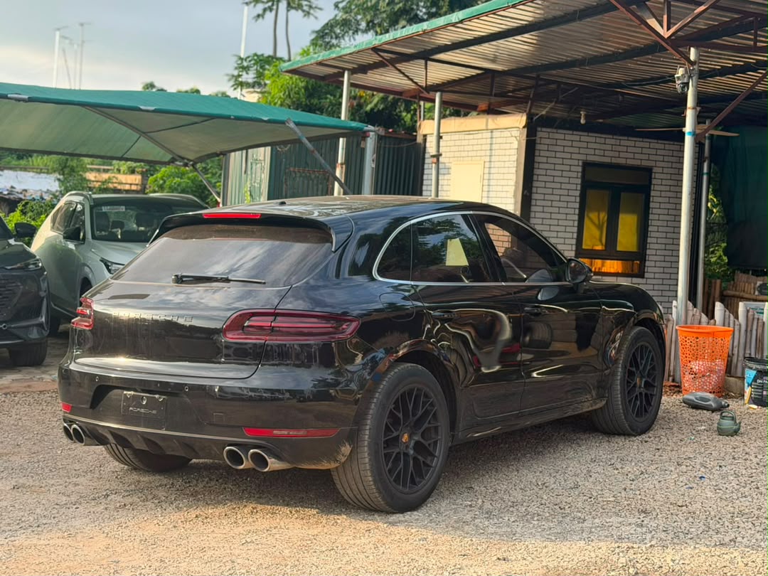
								Foreign used 2017 porsche macan for 35m  Abuja full									