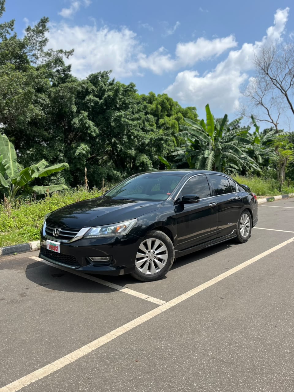 
								SUPER CLEAN FOREIGN USED HONDA ACCORD 2015 🇺🇸  FOUR CYLINDER ENGINE, KEYLESS ENTRY AND IGNITION, LEATHER SEATS, SUNROOF, REVERSE AND BACKUP CAMERA 📸 ETC.  ORIGINAL DUTY 📃  PRICE: 15M (SLIGHTLY NEGOTIABLE) 💰  ABUJA DEAL 📍  NATIONWIDE DELIVERY full									