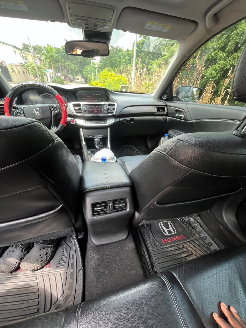 
								SUPER CLEAN FOREIGN USED HONDA ACCORD 2015 🇺🇸  FOUR CYLINDER ENGINE, KEYLESS ENTRY AND IGNITION, LEATHER SEATS, SUNROOF, REVERSE AND BACKUP CAMERA 📸 ETC.  ORIGINAL DUTY 📃  PRICE: 15M (SLIGHTLY NEGOTIABLE) 💰  ABUJA DEAL 📍  NATIONWIDE DELIVERY full									