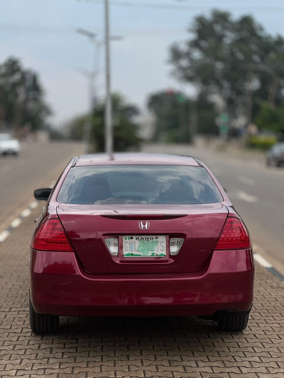 
								Grade one ☝️ Honda accord dc 2006 is available price 4.8 million full									