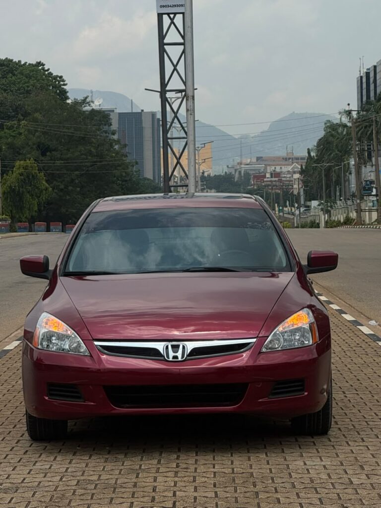 Grade one ☝️ Honda accord dc 2006 is available price 4.8 million