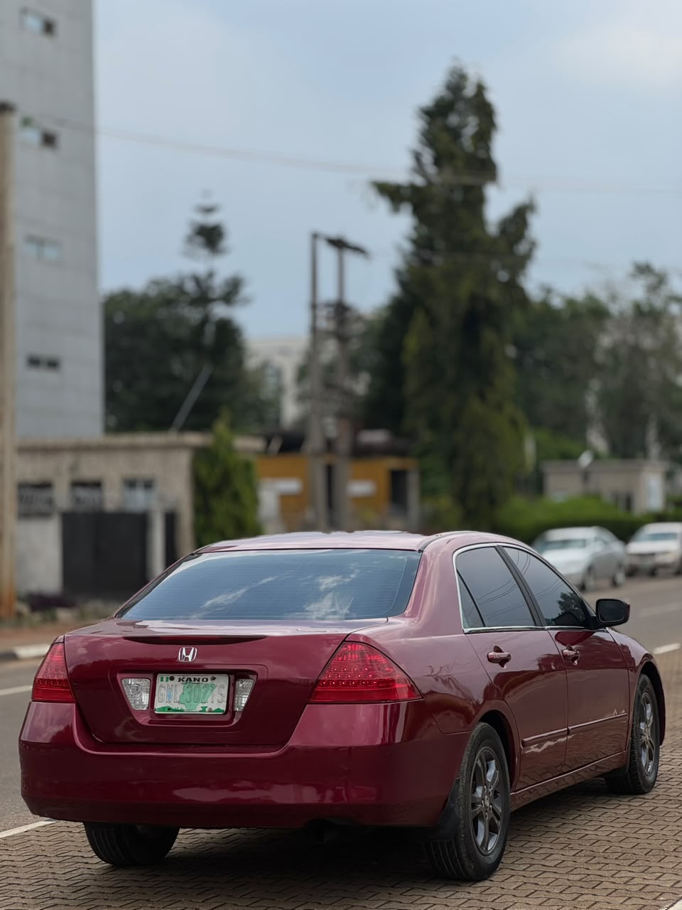 
								Grade one ☝️ Honda accord dc 2006 is available price 4.8 million full									