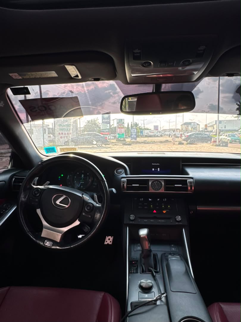 
								LEXUS IS300 F-sports  Foreign used 2017 Model Original duty 22m Abuja full									