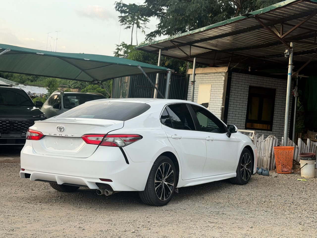 
								On Distress  Foreign used Toyota Camry SE 2018 for 19.5m Abuja full									