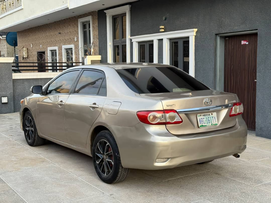 
								EXTREMELY SHARP TOYOTA COROLLA 2009 MODEL UPGRADED TO 2012,KEYLESS IGNITION, UNTAMPARED ENGINE AND GEAR,FANCY ALLOY RIMS,GOING FOR #5.8M ONLY,LUGBE full									