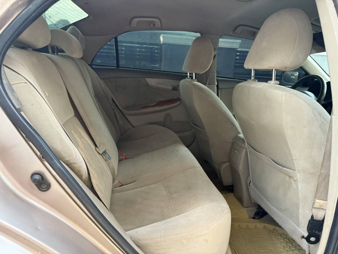 
								EXTREMELY SHARP TOYOTA COROLLA 2009 MODEL UPGRADED TO 2012,KEYLESS IGNITION, UNTAMPARED ENGINE AND GEAR,FANCY ALLOY RIMS,GOING FOR #5.8M ONLY,LUGBE full									