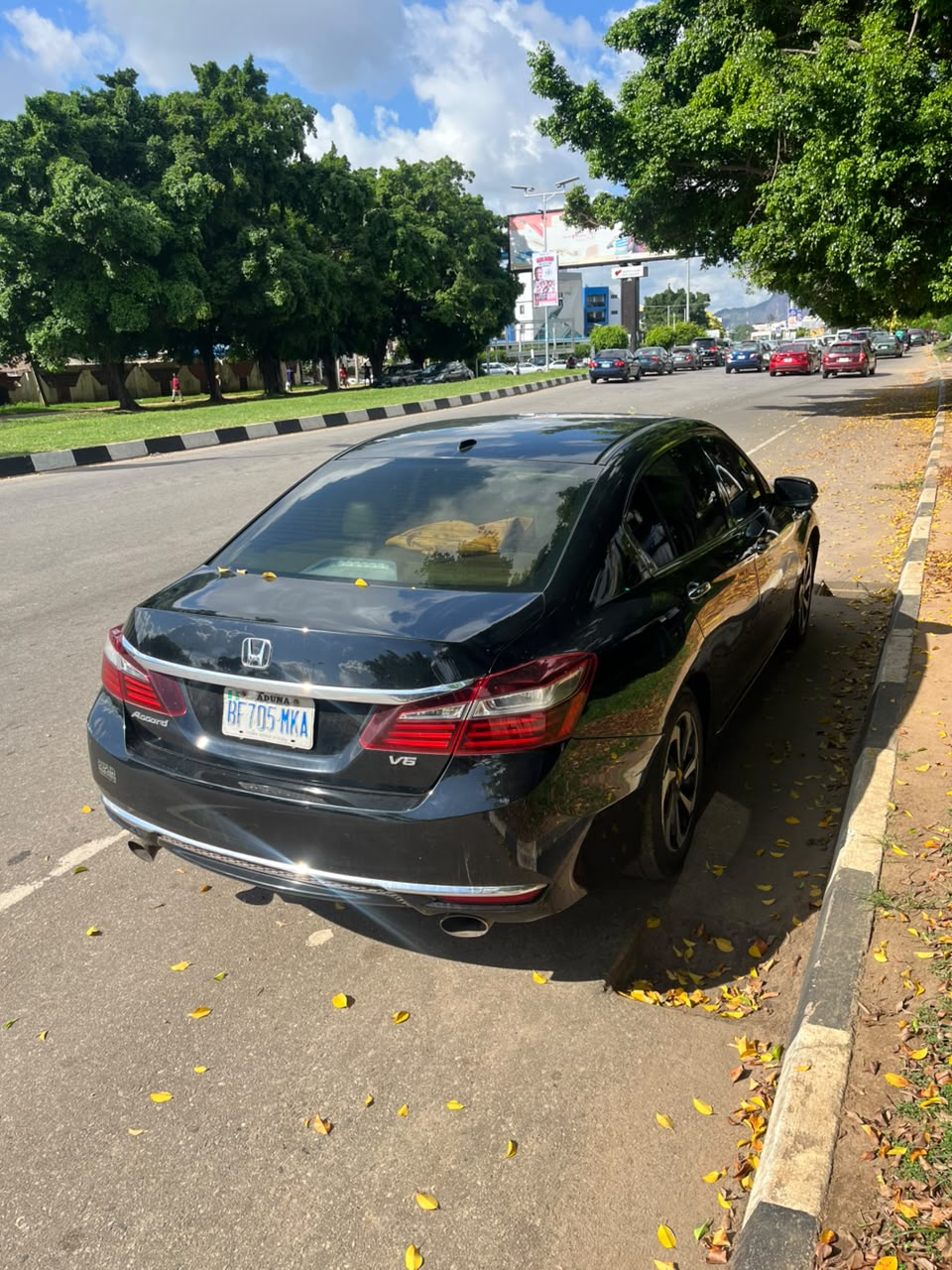 
								UNREGISTERED HONDA ACCORD 2016 EXL V6 ENGINE   ORIGINAL DUTY   PRICE: 9.5M full									